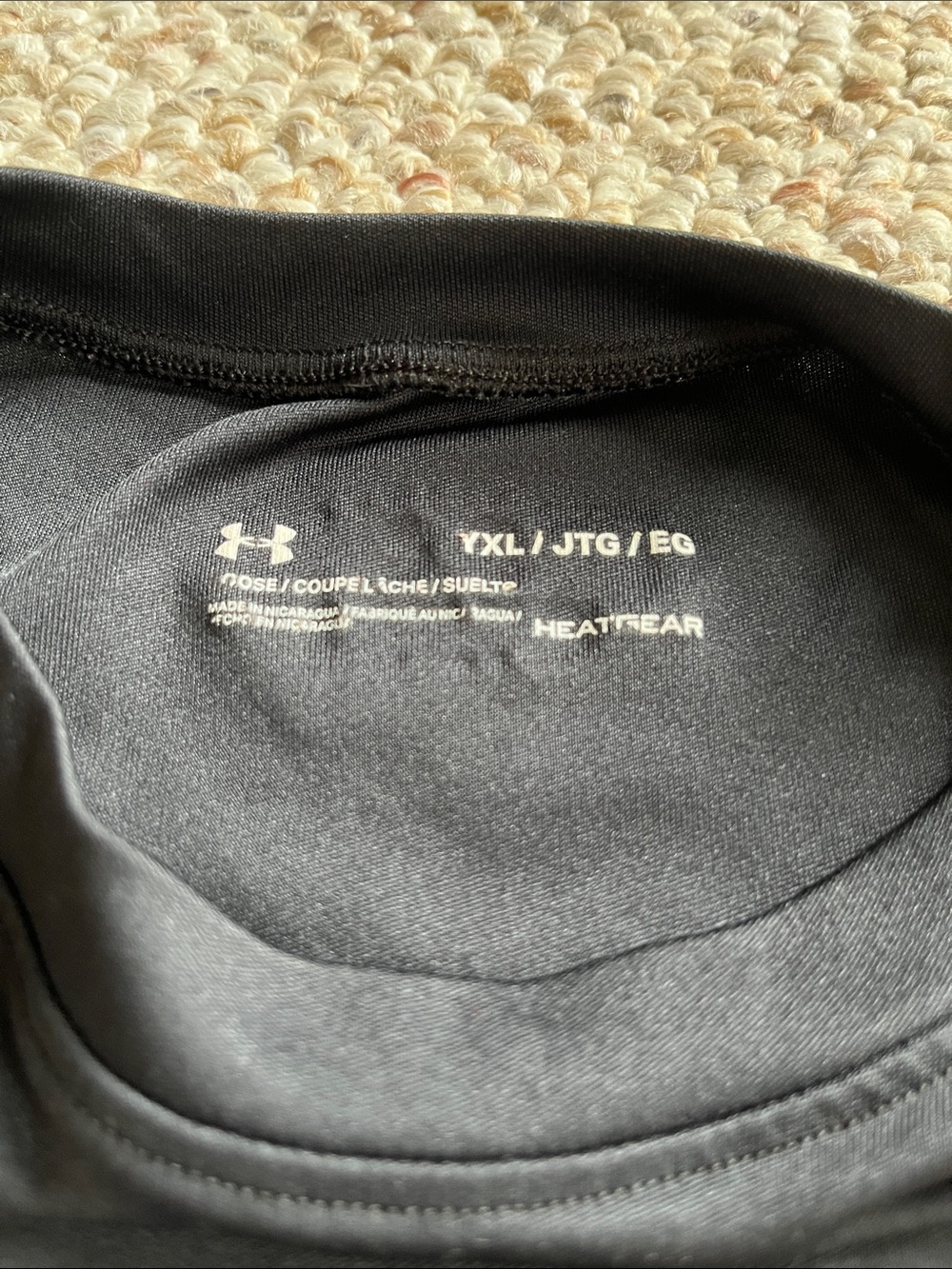 🌺Youth Under Armour t-shirt - Picture 3 of 4